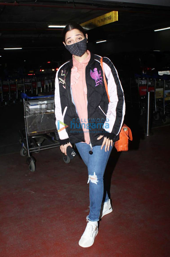 photos tamannaah bhatia snapped at the airport 2