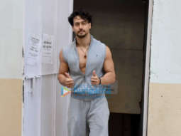 Photos: Tiger Shroff spotted in Juhu