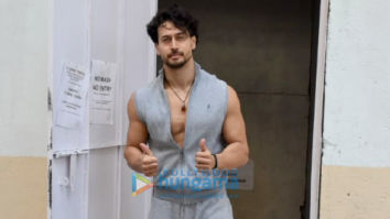 Photos: Tiger Shroff spotted in Juhu