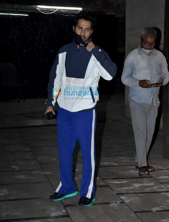 photos varun dhawan snapped at the gym 1 2