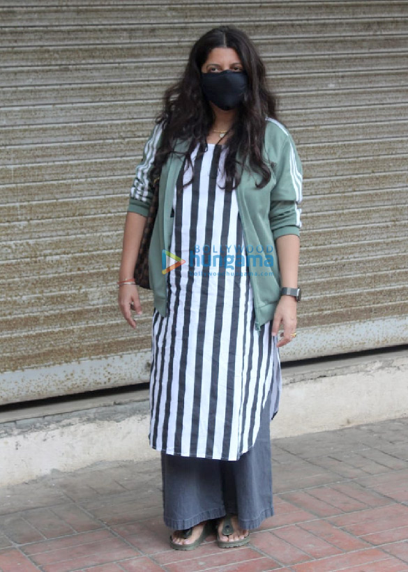 photos vicky kaushal and zoya akhtar snapped in bandra 4