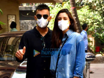 Photos: Virat Kohli & Anushka Sharma spotted at a clinic in Khar