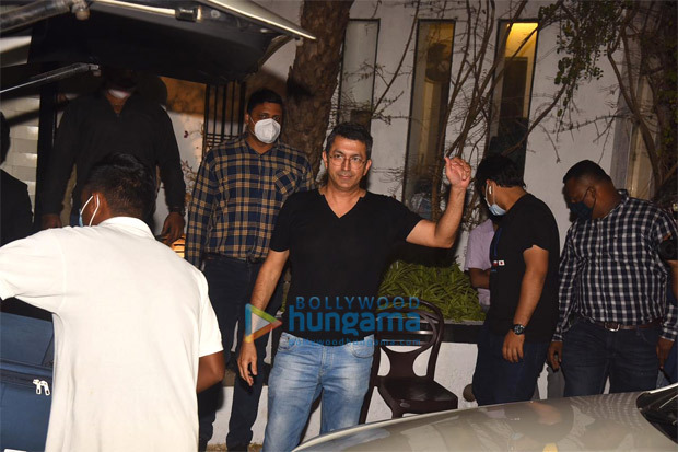 Varun Dhawan-Natasha Dalal wedding: Filmmaker Kunal Kohli and family reach the venue