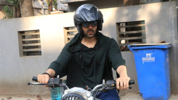 Kartik Aaryan spotted at a dance studio in Andheri