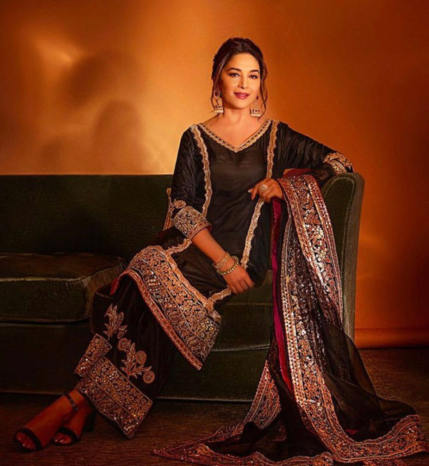 Madhuri Dixit exudes royalty in shades of black Manish Malhotra attire for Dance Deewane Madhuri Dixit exudes royalty in shades of black Manish Malhotra attire for Dance Deewane
