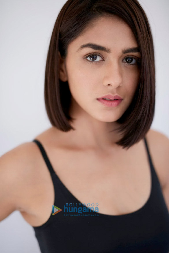 mrunal thakur 1 3