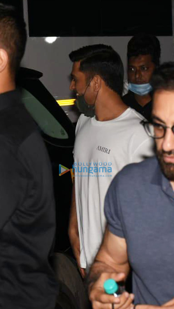 photos ajay devgn and ms dhoni snapped at film city in goregaon 4