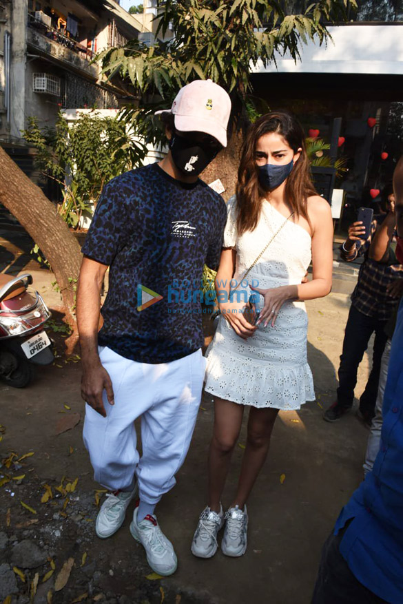 photos ananya panday and ishaan khatter spotted at mizu restaurant in bandra 2 2