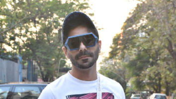 Photos: Aparshakti Khurana snapped in Juhu