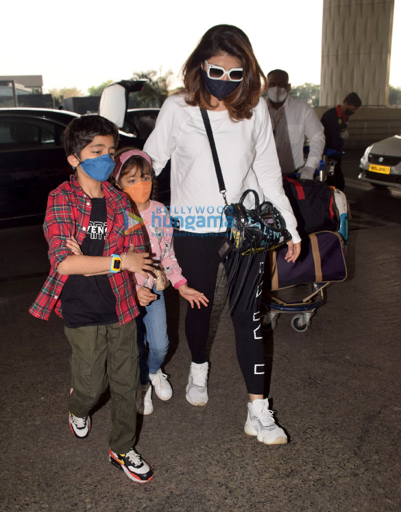 photos ashutosh gowariker divya dutta tahira kashyap and surya sharma snapped at the airport 4