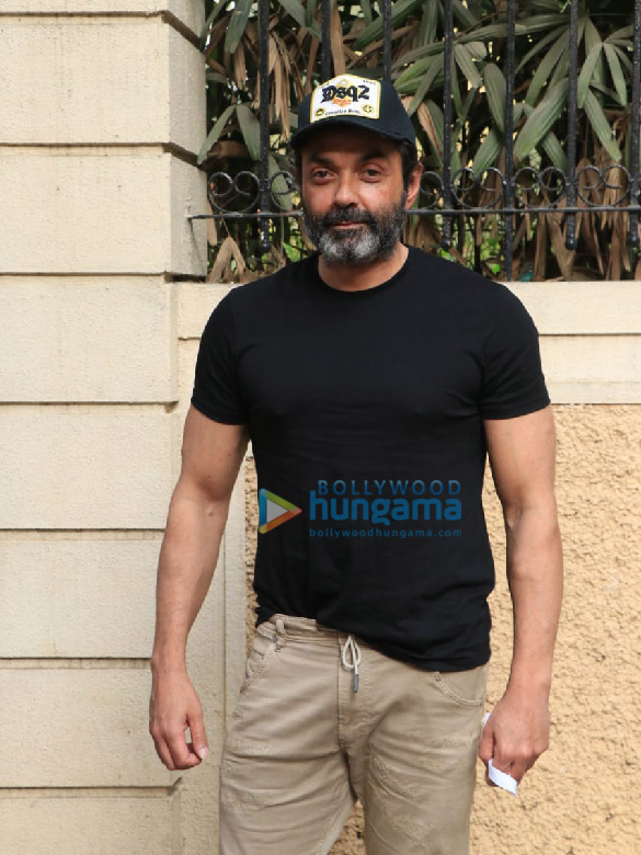 photos bobby deol snapped in andheri 2