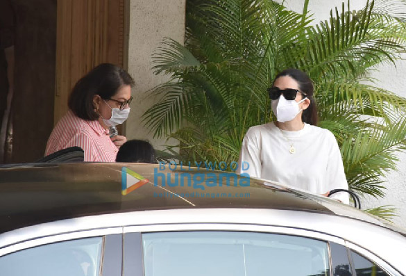 photos celebs attend the late rajiv kapoors chautha in chembur 5