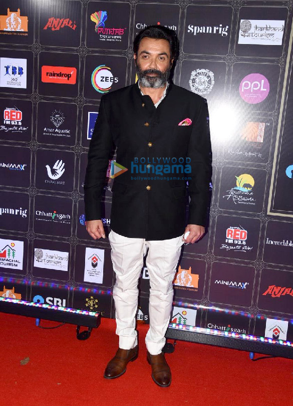 photos celebs grace the dadasaheb phalke international film festival awards 2021 0887 3