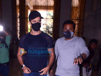Photos: Hrithik Roshan arrives at Commissioner Of Police Office in Mumbai