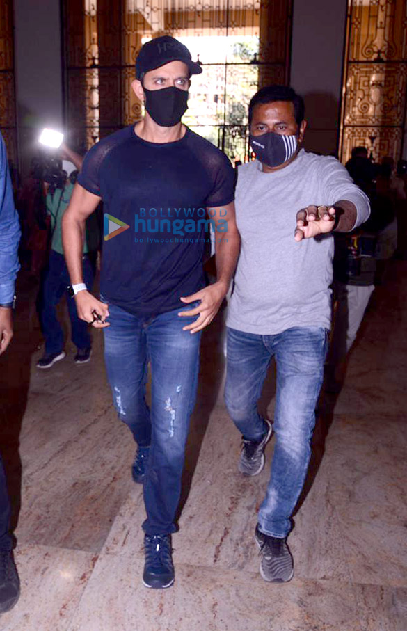 photos hrithik roshan arrives at commissioner of police office in mumbai 5