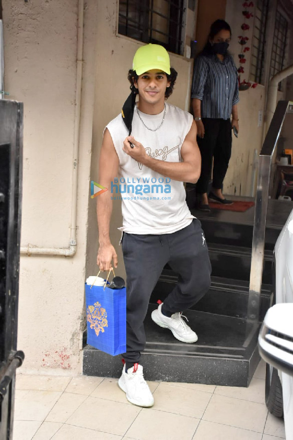photos ishaan khatter spotted at the matrix office in bandra 2