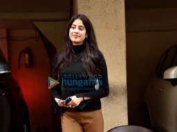 Photos: Janhvi Kapoor snapped at Arjun Kapoor’s house in Juhu