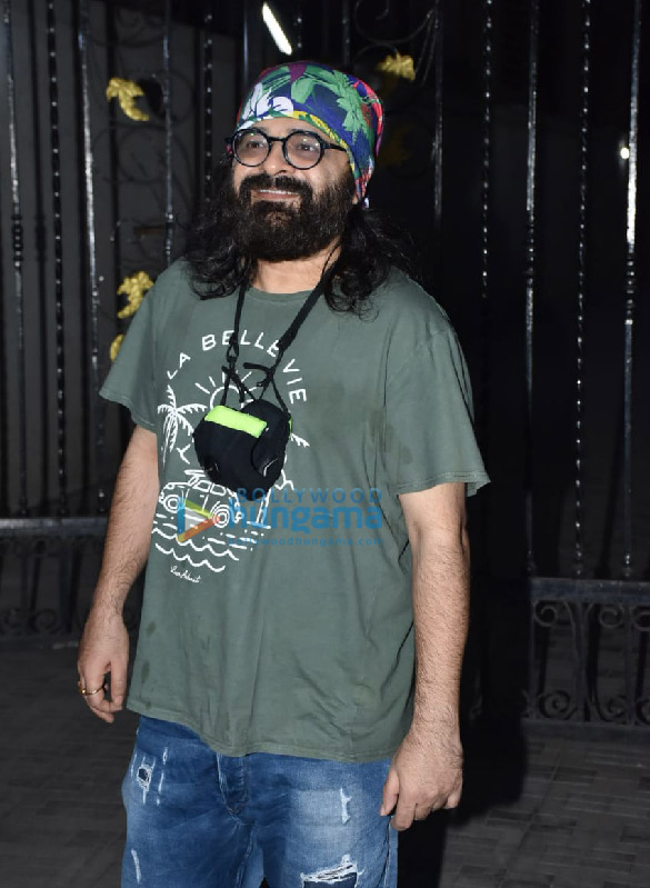 photos karan johar pritam chakraborty and shakun batra snapped at old dharma office in khar 3
