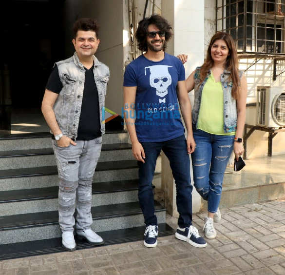 Photos: Kartik Aaryan snapped at Dabboo Ratnani’s studio Photos: Kartik Aaryan snapped at Dabboo Ratnani’s studio
