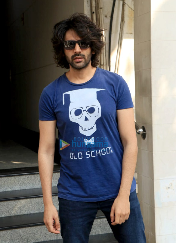 photos kartik aaryan snapped at dabboo ratnanis studio 3