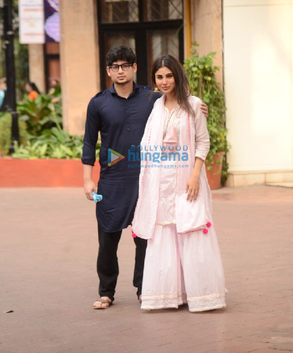 photos mouni roy snapped at iskcon temple in juhu 2