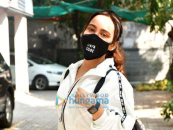 Photos: Neha Sharma spotted in Bandra