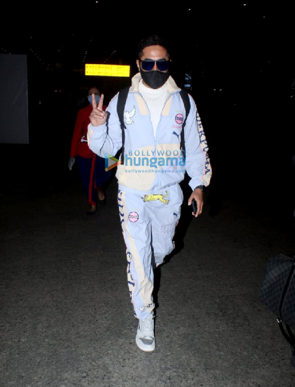photos nushrratt bharuccha and ayushmann khurrana snapped at the airport 4