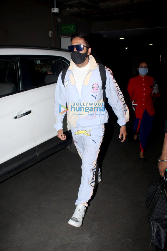 photos nushrratt bharuccha and ayushmann khurrana snapped at the airport 5