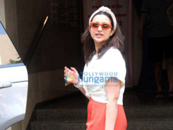Photos: Parineeti Chopra snapped at a clinic in Bandra