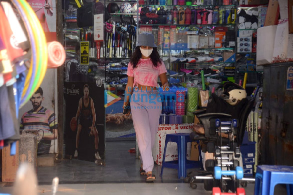 photos patralekha snapped shopping in andheri 1
