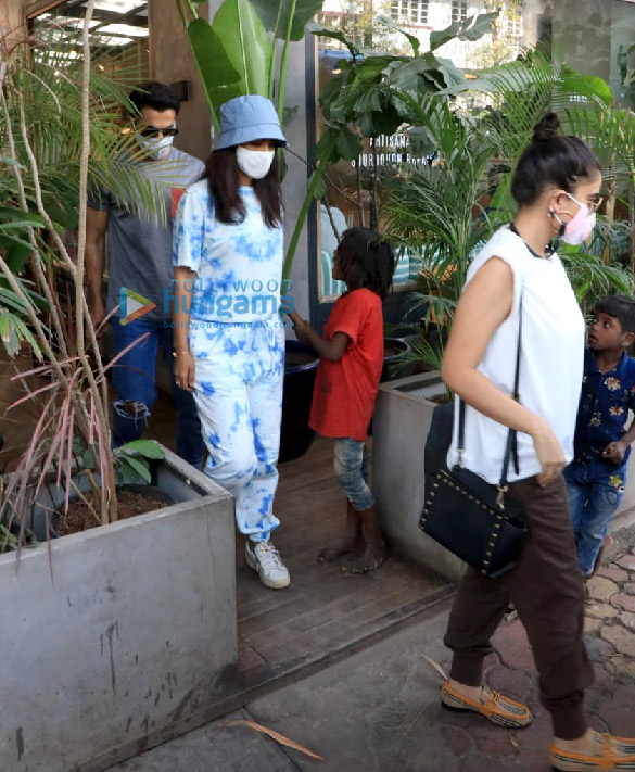 photos rajkummar rao and patralekha snapped at kitchen garden in juhu 4
