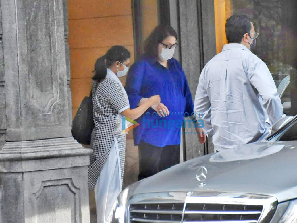 photos randhir kapoor and babita kapoor snapped at mount mary 1