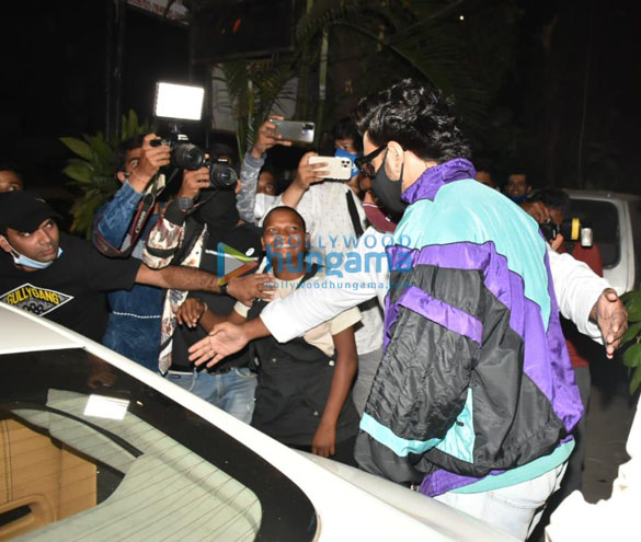 photos ranveer singh snapped in bandra 1 2