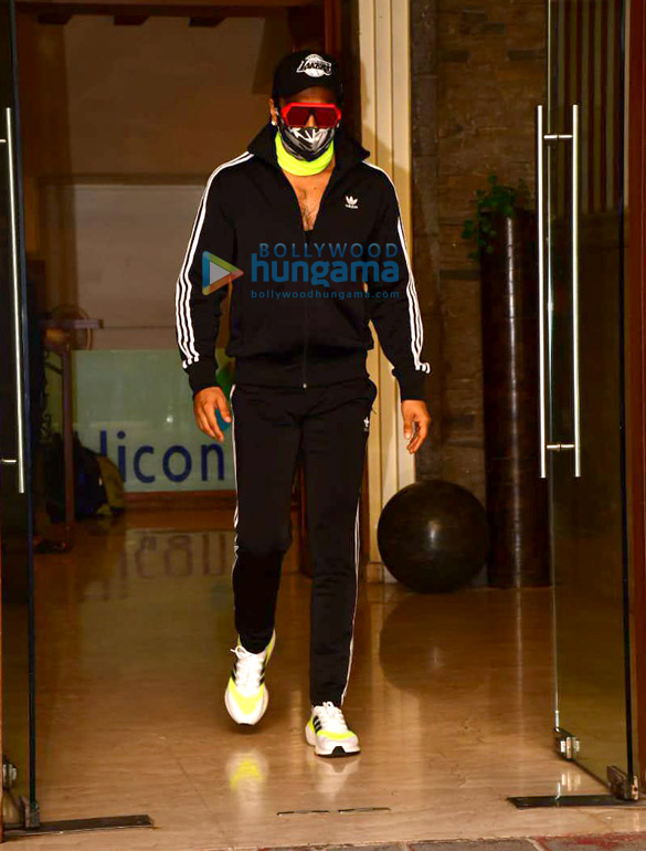 Photos: Ranveer Singh spotted at a clinic in Bandra