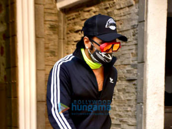 Photos: Ranveer Singh spotted at a clinic in Bandra