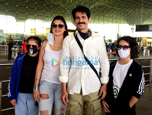 photos riteish deshmukh genelia dsouza and hiten tejwani spotted at the airport 2