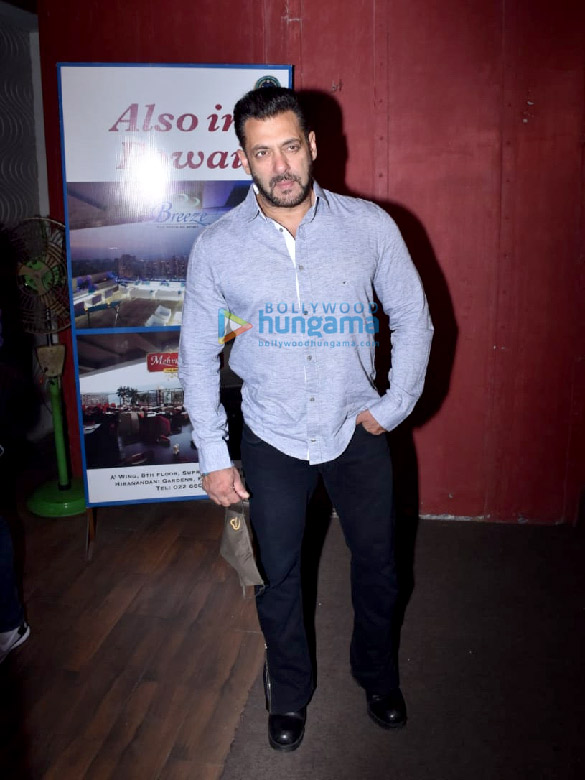 photos salman khan snapped for arbaaz khans chat show in juhu 3