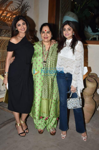 Photos: Shilpa Shetty, Shamita Shetty and others snapped at Bastian in Worli