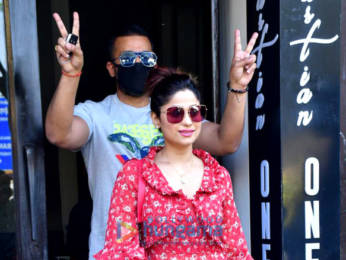 Photos: Shilpa Shetty and family spotted at Bastian