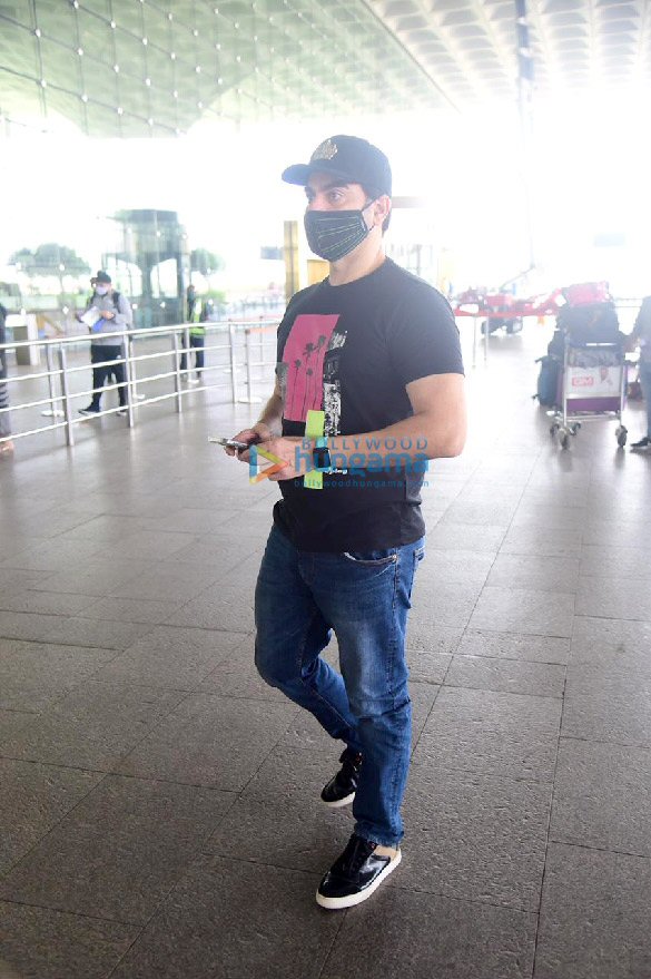photos shruti haasan and arbaaz khan snapped at the airport 6