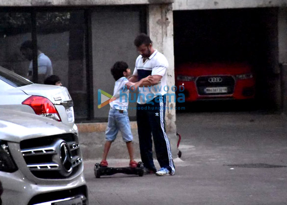 photos sohail khan snapped with kids in bandra 1