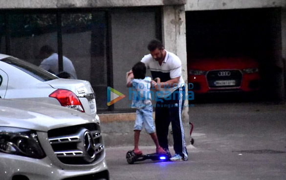 photos sohail khan snapped with kids in bandra 2