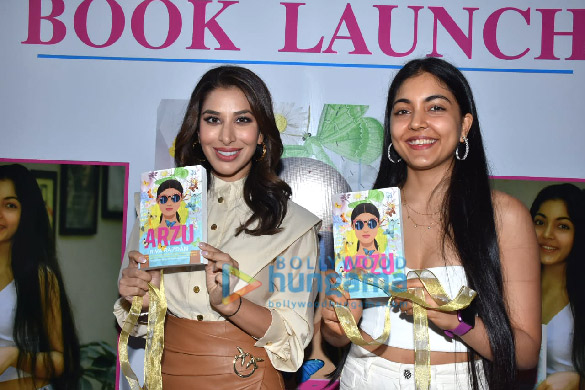 photos sophie choudry snapped at the book launch arzu at phoenix mall lower parel 3