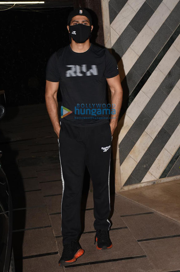 photos varun dhawan snapped at gym in juhu 1 8