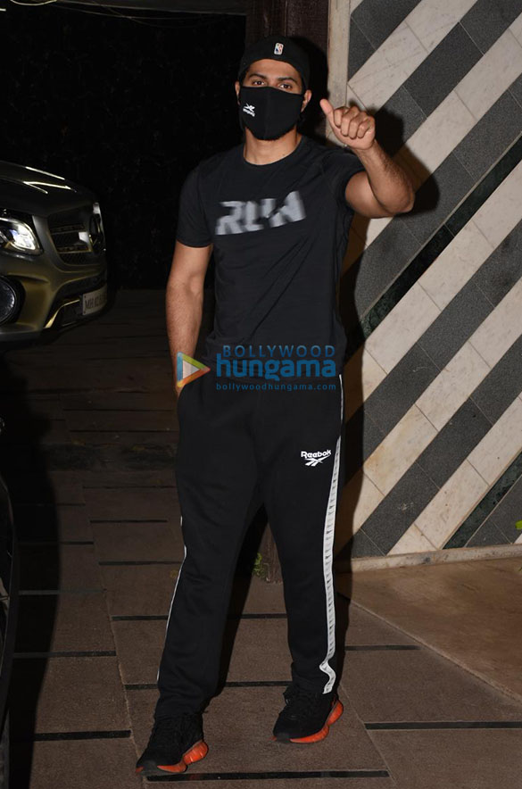 photos varun dhawan snapped at gym in juhu 3 8