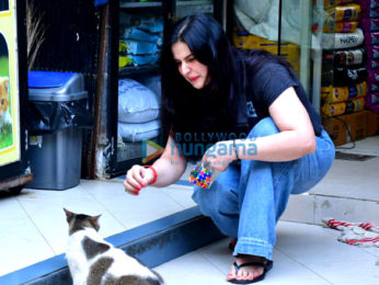 Photos: Zareen Khan spotted at a pet store