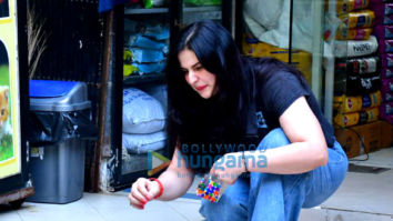 Photos: Zareen Khan spotted at a pet store