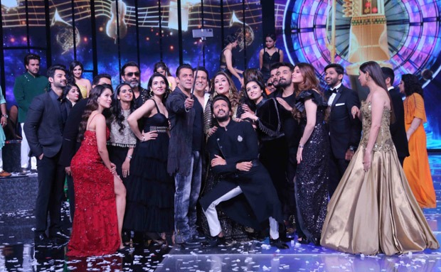Salman Khan clicks a star-studded selfie at the Indian Pro Music League’s opening ceremony