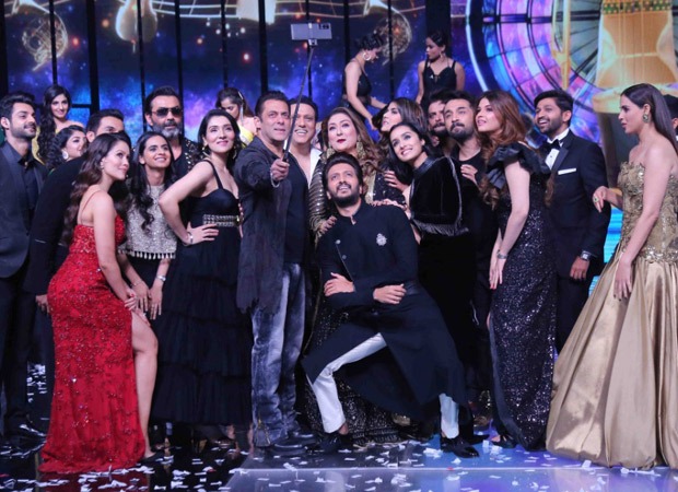 Salman Khan clicks a star-studded selfie at the Indian Pro Music League’s opening ceremony
