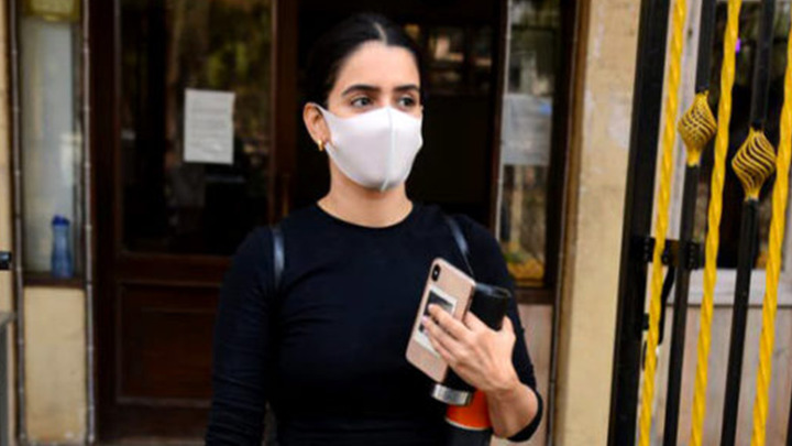 Sanya Malhotra spotted at pre gym session in Santacruz